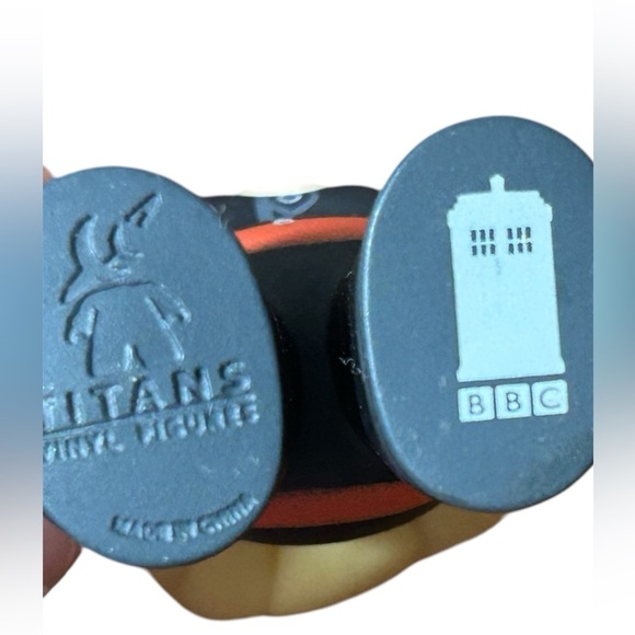 Doctor Who - Titans Vinyl Figures - Two Rose Tyler’s 🥀💔 - Picture 3 of 4